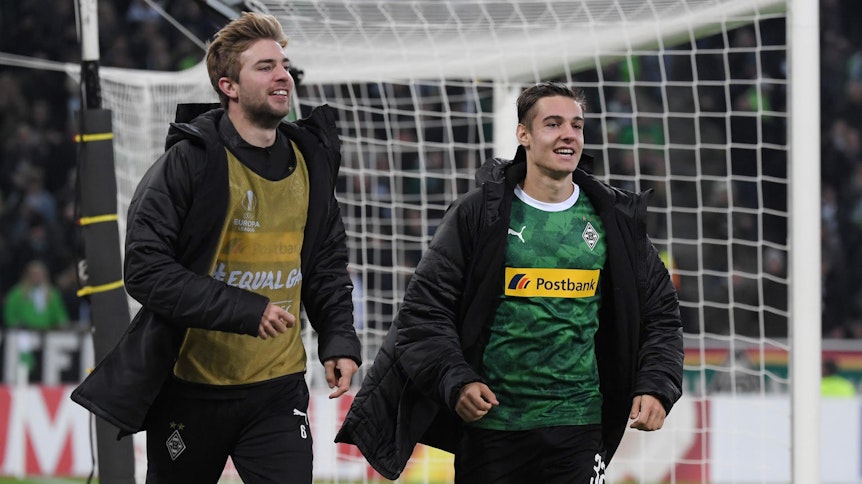 Christoph Kramer und Florian Neuhaus beim Jubel in der Europa League gegen Rom.