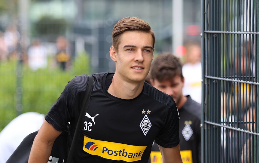Florian Neuhaus hat seinen Vertrag bis 2024 verlängert.
