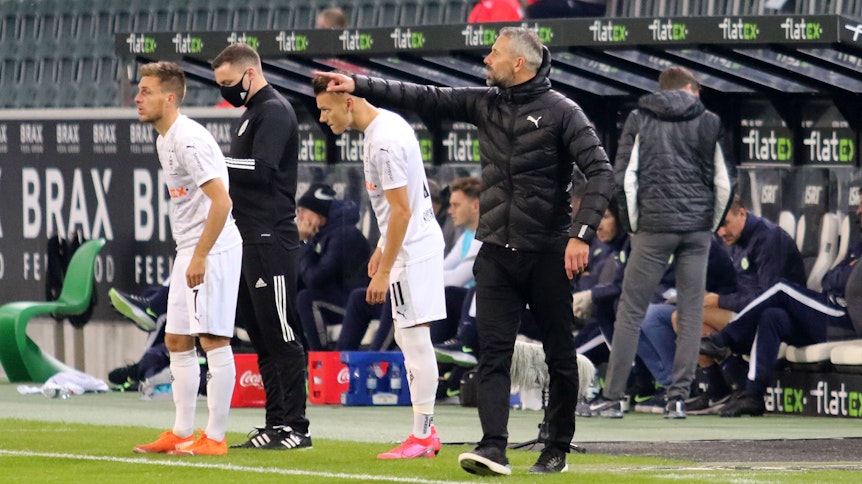 Marco Rose(r.) wechselte vor dem Champion-League-Auftakt in Mailand schon gegen Wolfsburg kräftig durch.