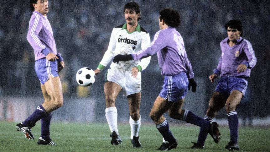 Winnie Hannes (2.v.l.) besiegte Real Madrid im Achtelfinal-Hinspiel 1985 mit Gladbach 5:1.