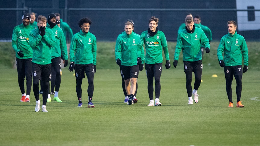 Das Team von Borussia Mönchengladbach beim Abschlusstraining vor dem Champions-League-Match gegen Inter Mailand am 30. November 2020.
