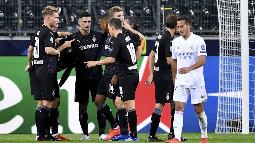 Borussias Spieler bejubeln einen Treffer von Marcus Thuram beim 2:2 im Champions-League-Duell Ende Oktober gegen Real Madrid.
