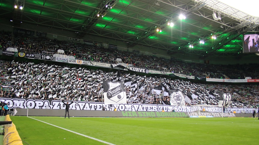 Borussias Manager Max Eberl appelliert an die Fans in der Nordkurve, den Verein dabei zu unterstützen, die wenigen Chaoten dingfest machen zu können.