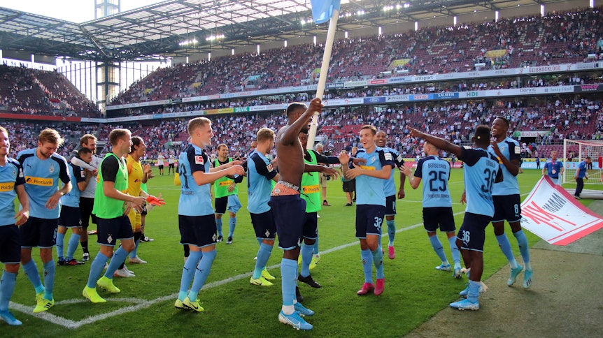 Borussia Mönchengladbach feiert den Derby-Sieg im Hinrunden-Spiel gegen den 1. FC Köln.