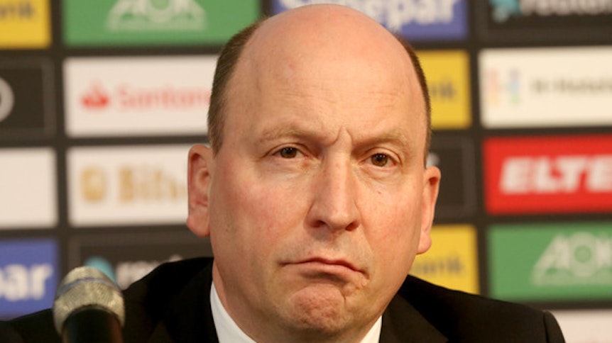 Stephan Schippers, Geschäftsführer von Borussia Mönchengladbach, rechnet mit mehreren Millionen Euro Verlust durch Heimspiele ohne Zuschauerbeteiligung im Zusammenhang mit dem Coronavirus.