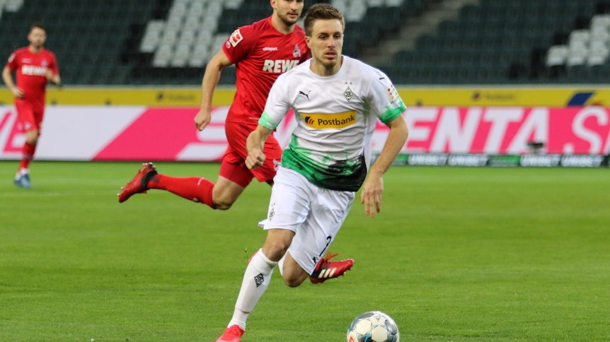 Borussias Offensivspieler Patrick Herrmann ruft die Gladbach-Fans zum Kampf gegen das Coronavirus auf.
