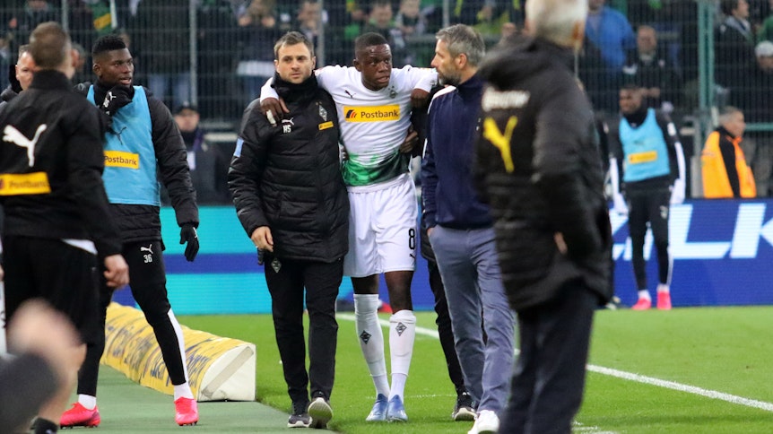 Denis Zakaria wird Borussia Mönchengladbach mit einer Knieverletzung in der nächsten Zeit fehlen.
