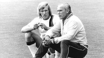 Der Meistertrainer und sein Spielmacher: Hennes Weisweiler (r.) und Günter Netzer hatten zu gemeinsamen Zeiten bei Borussia Mönchengladbach eine ganz besondere Beziehung.