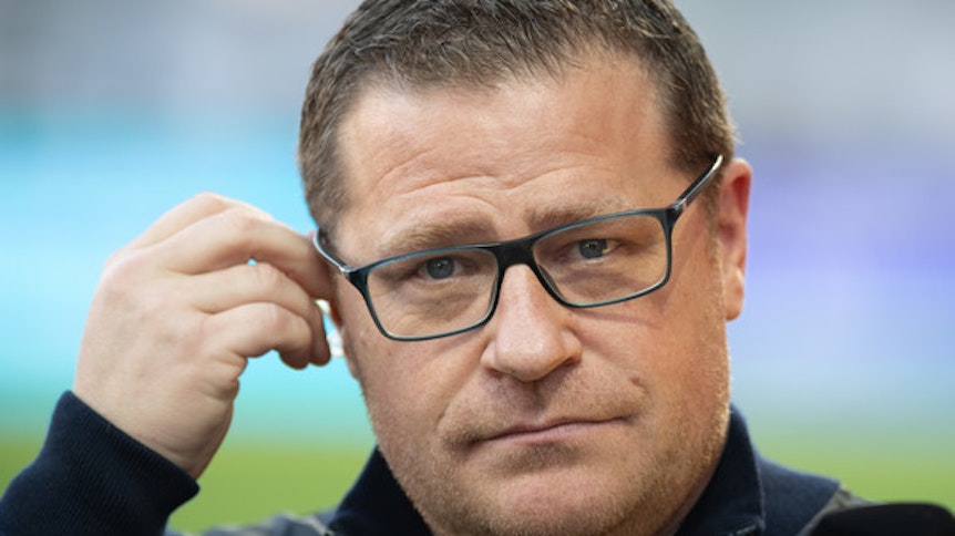 Borussias Manager Max Eberl hat zuletzt nach eigenen Angaben mehr mit dem Gesundheitsamt als mit Beratern telefoniert.