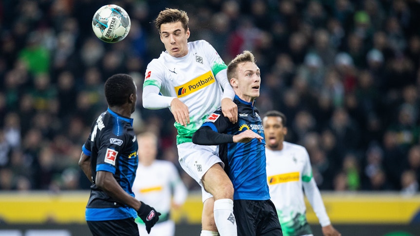 Im Hinspiel gewann Borussia Mönchengladbach mit 2:0 gegen den SC Paderborn, zur Pause hatte es noch 0:0 gestanden.