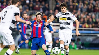 0:4 ging die Partie zwar verloren, aber Tobias Strobl gehört zu den wenigen Profis von Borussia Mönchengladbach, die gegen den FC Barcelona und Lionel Messi aufliefen.