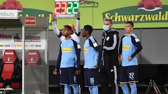 Raffael (l.) kam gegen den SC Freiburg zu seinem 200. Pflichtspieleinsatz für Borussia Mönchengladbach.