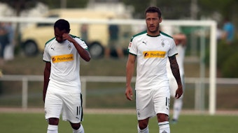 Fabian Johnson (r.) und Raffael werden künftig nicht mehr gemeinsam für Borussia Mönchengladbach jubeln. Mindestens Johnson wird den Verein nach der Saison verlassen.