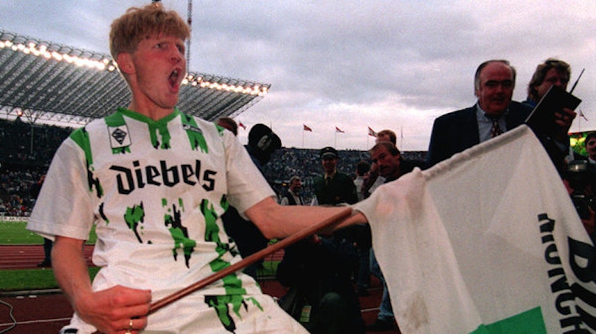 Stefan Effenberg feierte 1995 ausgelassen den Pokalsieg mit Borussia.