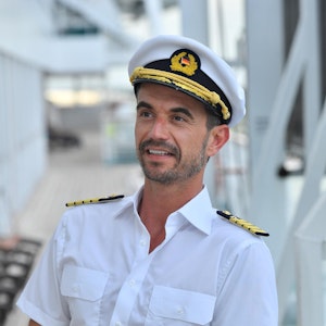 Florian Silbereisen in seiner Rolle Kapitän Max Parger auf dem ZDF-„Traumschiff“.