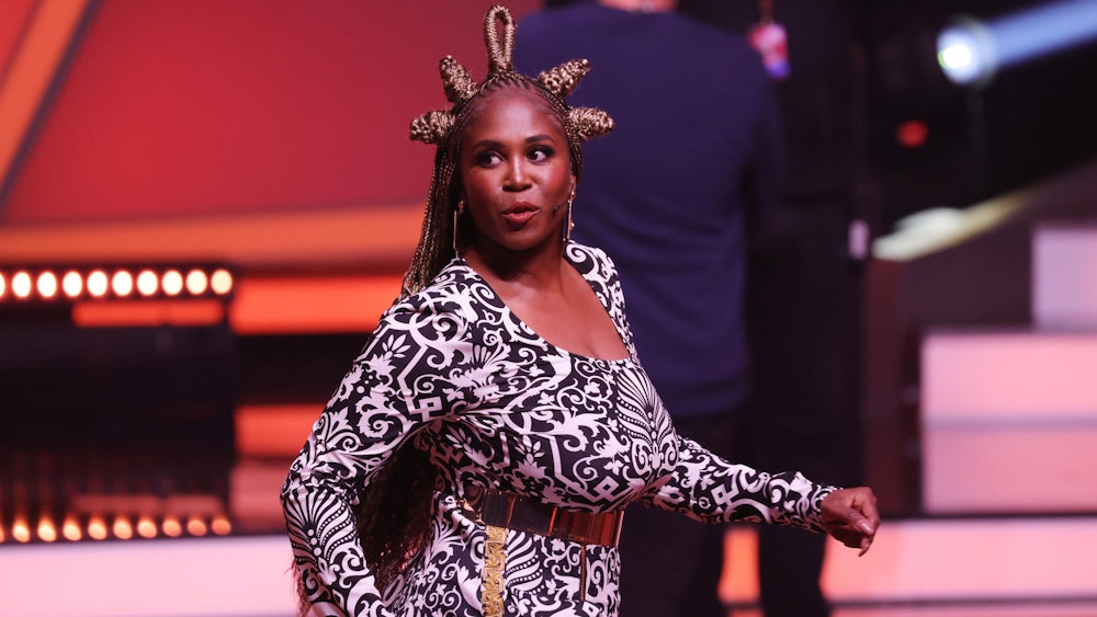 „Let's Dance Tour 2021“-Jurorin Motsi Mabuse, auf dem Foto am 15. Mai während der RTL-Tanz-Show „Let's Dance“ auf der Bühne zu sehen, wird zweitweise durch Profitänzerin Isabel Edvardsson ersetzt.