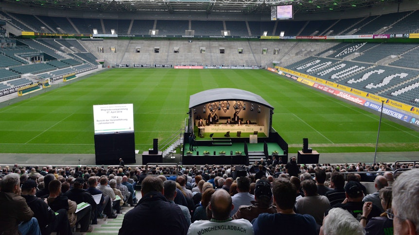Am 10. August soll Borussias Jahreshauptversammlung als Präsenzveranstaltung stattfinden. Das Foto zeigt die Mitgliederversammlung am 7. April 2014.
