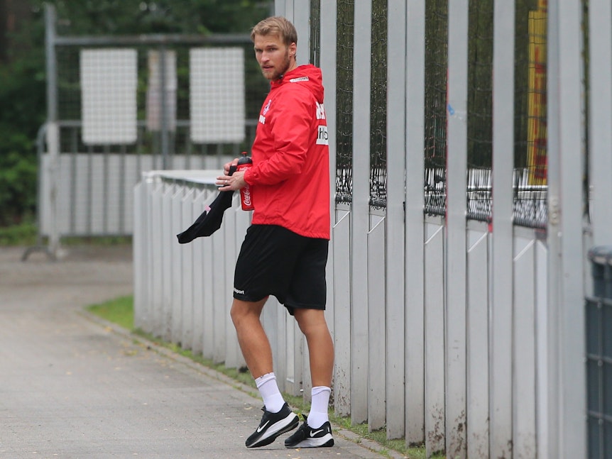 Sebastian Andersson verlässt das Training des 1. FC Köln.