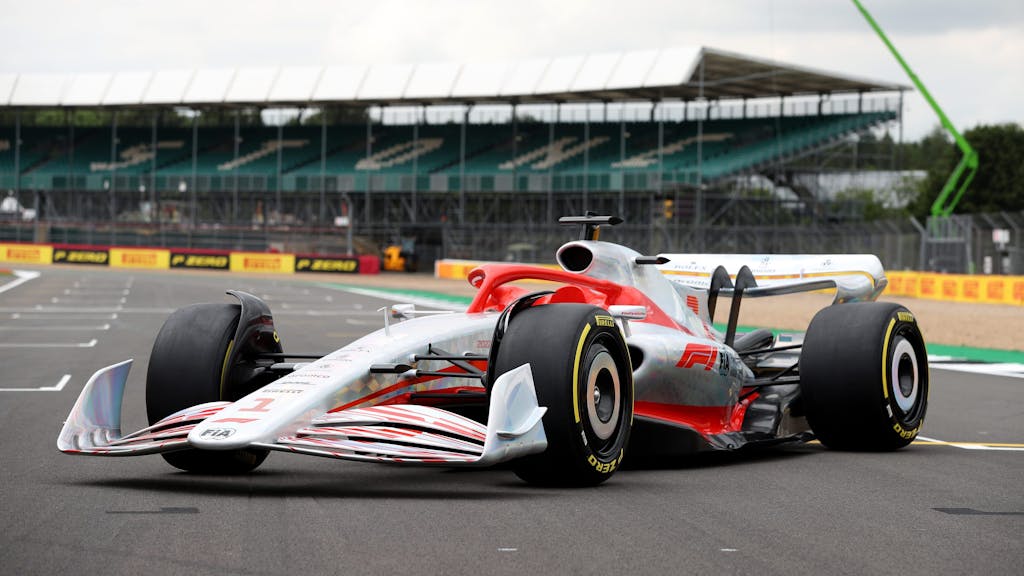 Der Prototyp des neuen Formel-1-Wagens steht auf dem Silverstone Circuit