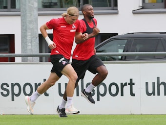 Sebastiaan Bornauw trainiert mit Anthony Modeste beim 1. FC Köln