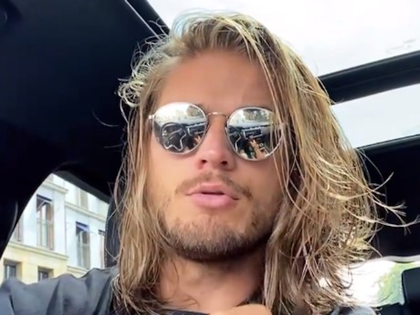 Rúrik Gíslason (33) hat am 15. Juli in seiner Instagram-Story Videos von sich vor, während und nach dem Besuch beim Barber gepostet. Die Bilder wurden am 16. Juli für die Berichterstattung "Rúrik Gíslason hat den Bart ab" heruntergeladen