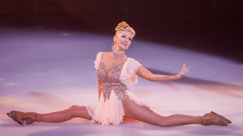 Desiree Nick, Entertainerin, ist in der ersten Livesendung der SAT.1-Show "Dancing on Ice" auf dem Eis.