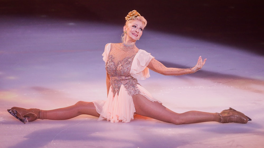 Desiree Nick, Entertainerin, ist in der ersten Livesendung der SAT.1-Show "Dancing on Ice" auf dem Eis.