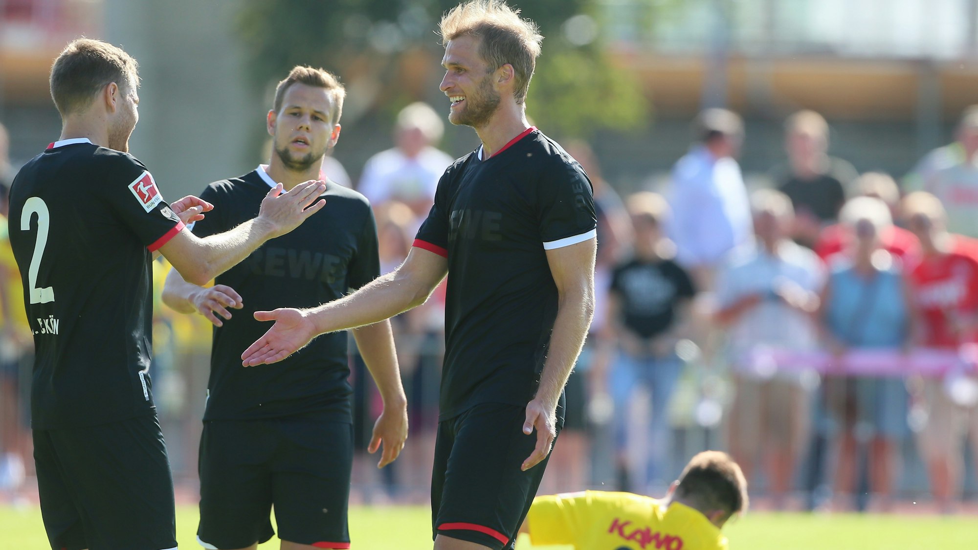 Sebastian Andersson trifft für den 1. FC Köln gegen den FC Schaffhausen.