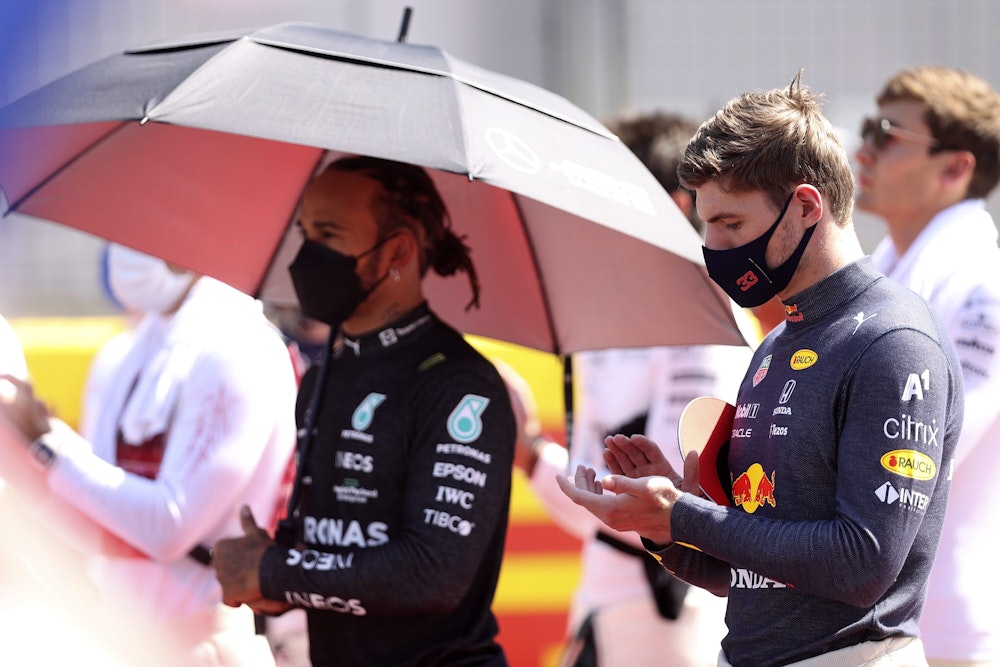 Max Verstappen und Lewis Hamilton bereiten sich auf das Rennen in Silverstone vor.