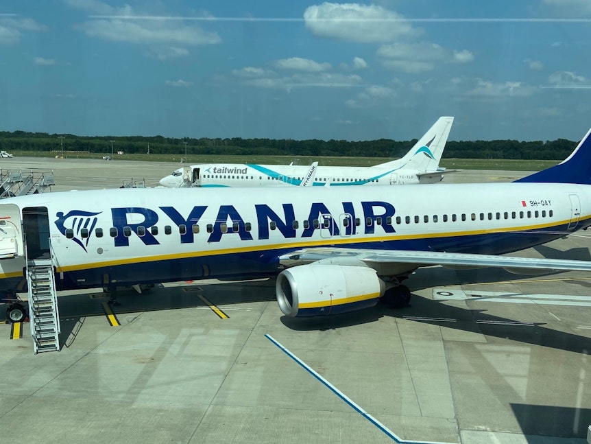 Flugzeug von Ryanair am Flughafen Köln/Bonn.