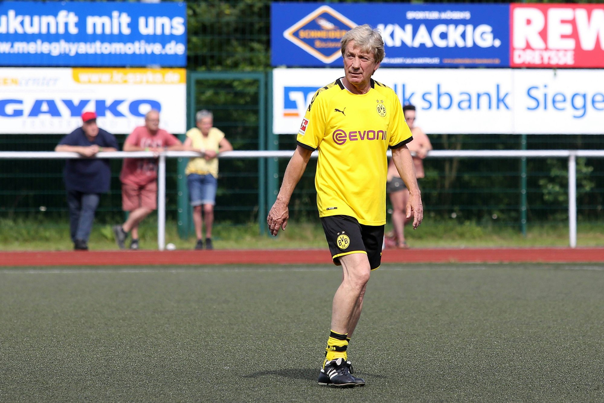 Frank Mill im Trikot von Borussia Dortmund