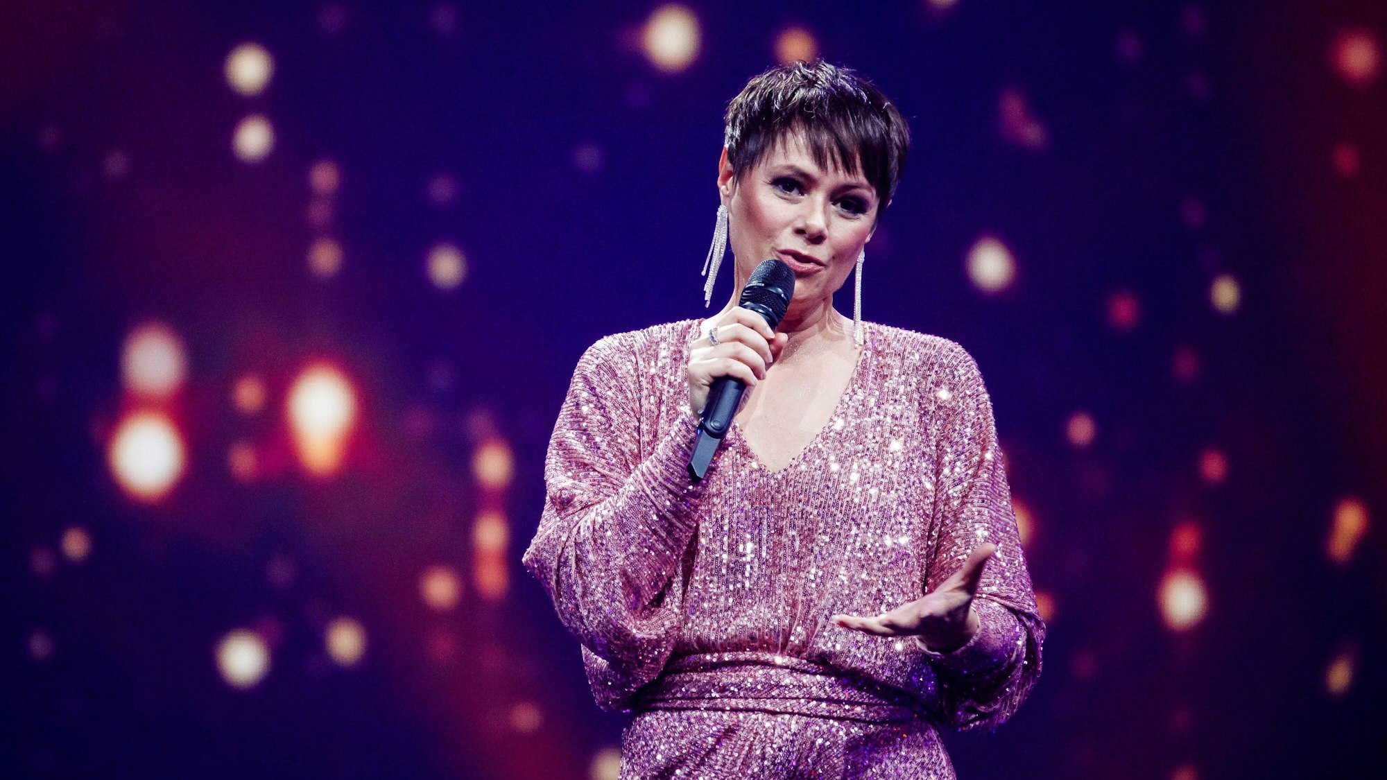 Sängerin Francine Jordi besiegte ganz alleine den Krebs. Auf dem Foto ist sie bei einer TV-Aufzeichnung im November 2020 zu sehen.