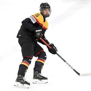 Luca Münzenberger für die deutsche U18-Nationalmannschaft auf dem Eis