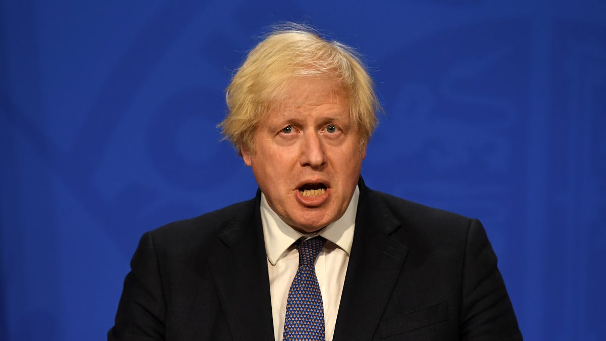 Boris Johnson, Premierminister von Großbritannien, äußert sich bei einer Pressekonferenz in der Downing Street zur Corona-Pandemie.