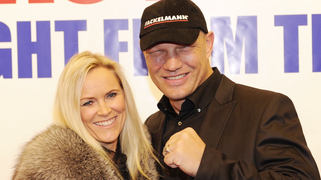 Der ehemalige Boxer Axel Schulz und seine Frau Patricia posieren im&nbsp; November 2012 in Hamburg bei der Premiere des Musicals "Rocky“. Am 28. Juli hat Axel Schulz die Trennung bekannt gegeben.