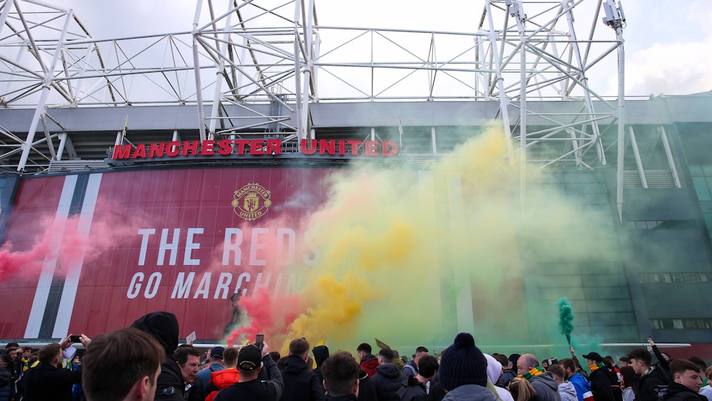 Fan-Proteste vor dem Old Trafford in Manchester gegen die Super League.