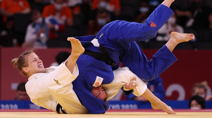 Judokampf um Bronze: Sanne Verghagen (Niederlande) gegen Theresa Stoll aus Deutschland.