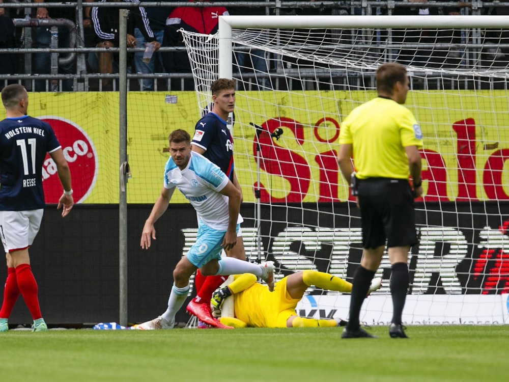 2. Bundesliga: Holstein Kiel verlor gegen den FC Schalke 04 mit 0:3. Simon Todde traf doppelt.