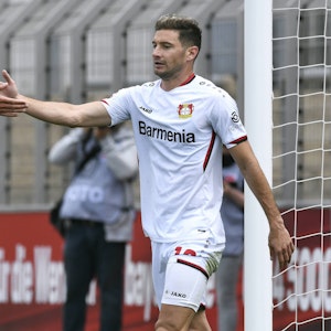Lucas Alario verlängert seinen Vertrag bis 2024 bei Bayer Leverkusen.