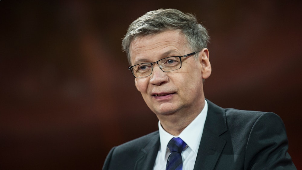 Wer wird Millionär-Moderator Günther Jauch sitzt am 01.02.2015 in Berlin in seiner ARD-Talkreihe.