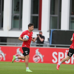 Jorge Meré trainiert beim 1. FC Köln.