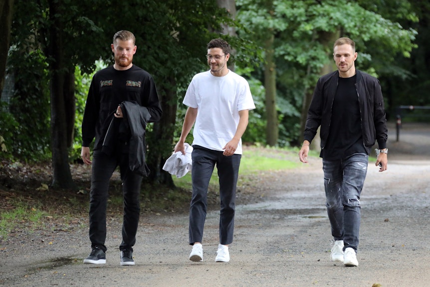 Timo Horn, Jonas Hector und Rafael Czichos kommen zum Grillen des 1. FC Köln.
