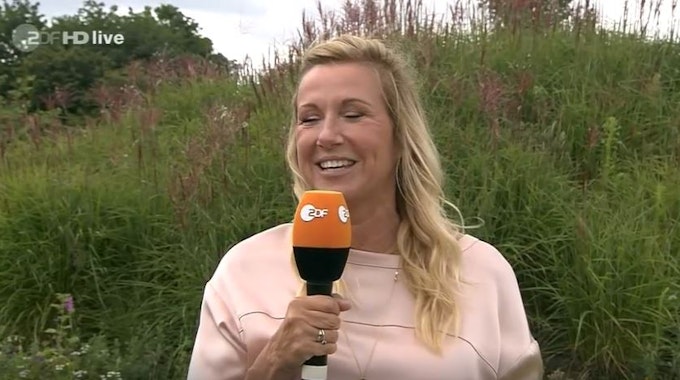 Andrea Kiewel im ZDF Fernsehgarten am 8.8.2021, Screenshot zur Berichterstattung erstellt