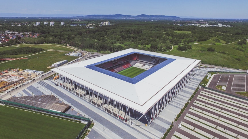 Luftaufnahme des neuen Stadions des SC Freiburg.