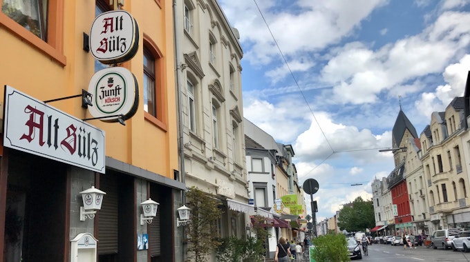 Die Kneipe „Alt Sülz“ auf der Berrenrather Straße in Köln.