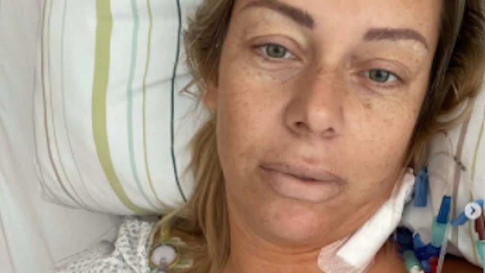 „Goodybe Deutschland“-Star Julia Holz meldet sich kurz nach der Krebs-OP bei ihren Fans aus dem Krankenhausbett.