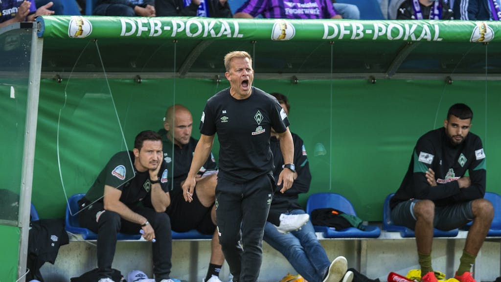 Werder Bremen: Trainer Markus Anfang gibt Anweisungen.&nbsp;