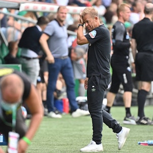 Bremens Trainer Markus Anfang an der Seitenlinie nach dem Spiel gegen Paderborn.