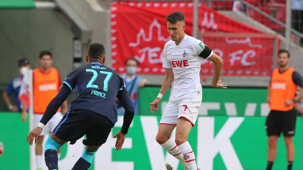 Kevin-Prince Boateng von Hertha BSC gegen Dejan Ljubicic (1. FC Köln),&nbsp;