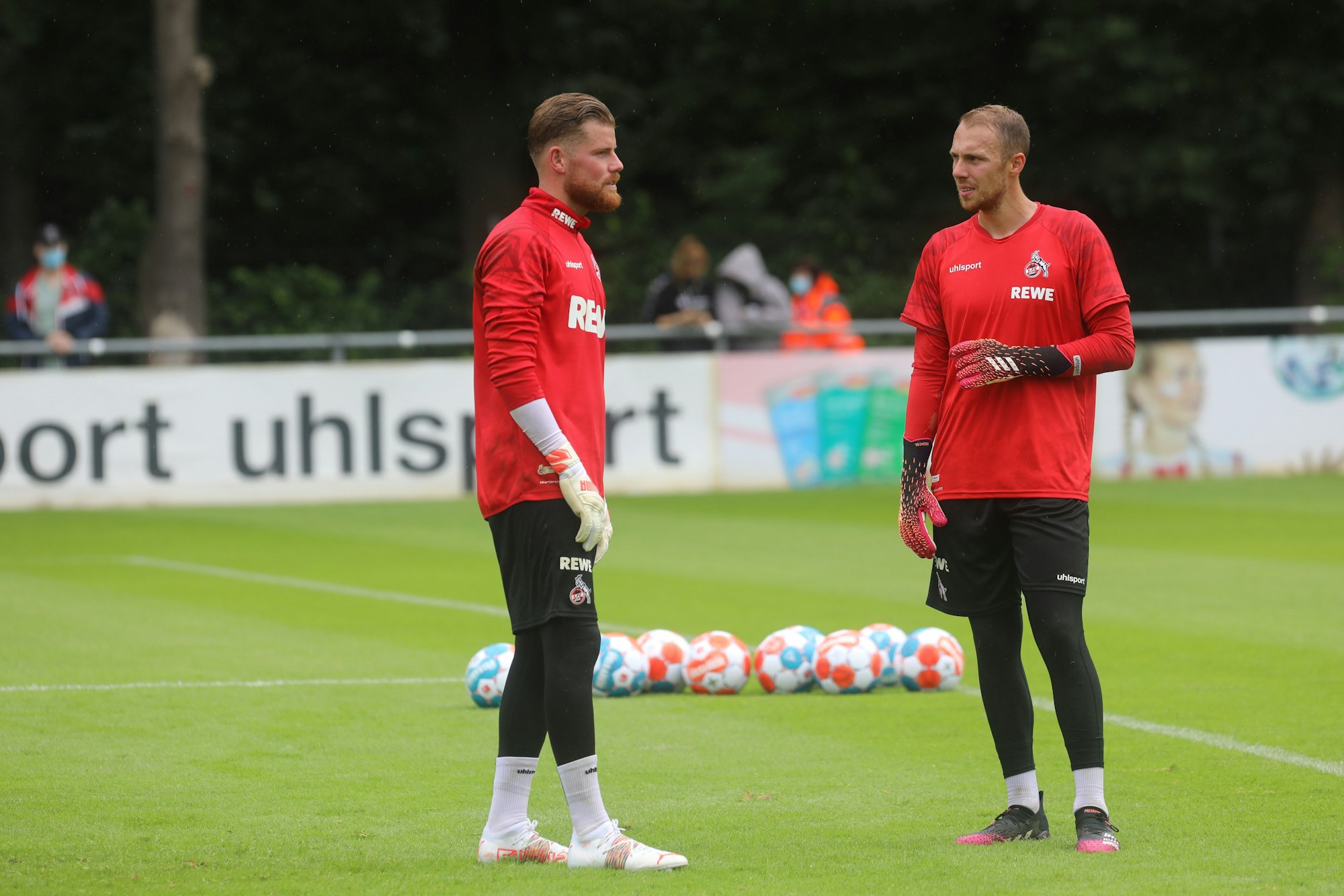 Timo Horn und Marvin Schwäbe beim Training des 1. FC Köln.